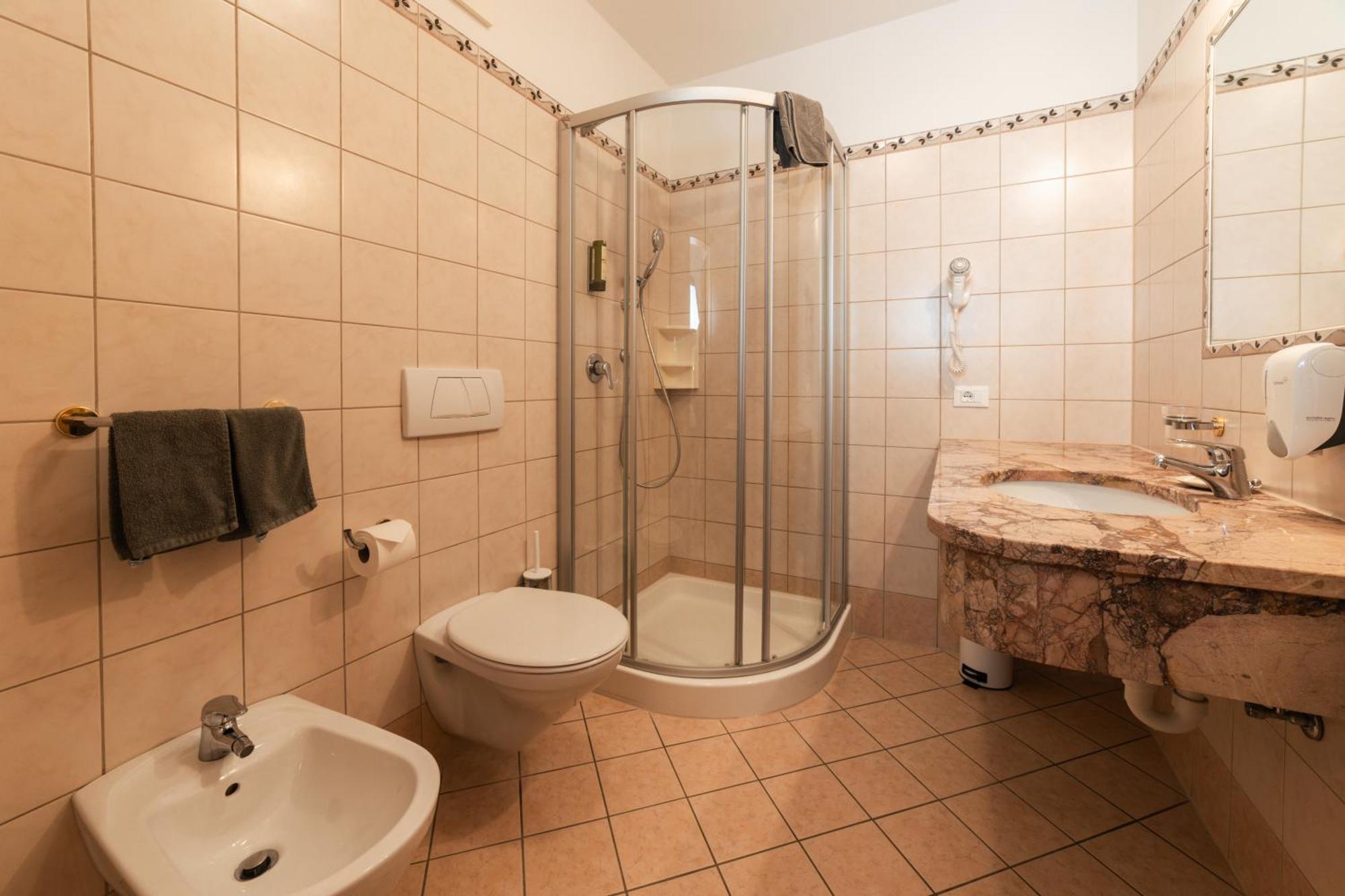 Hotel Luech Da Pcei à San Cassiano  Extérieur photo